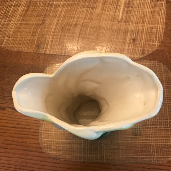 McCoy YELLOW AND GREEN SWAN VASE - Picture 7 of 12